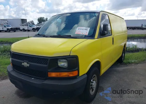 2014 Chevrolet Express 2500 Work Van z USA, uszkodzony, nr VIN 1GCWGFBA5E1175862